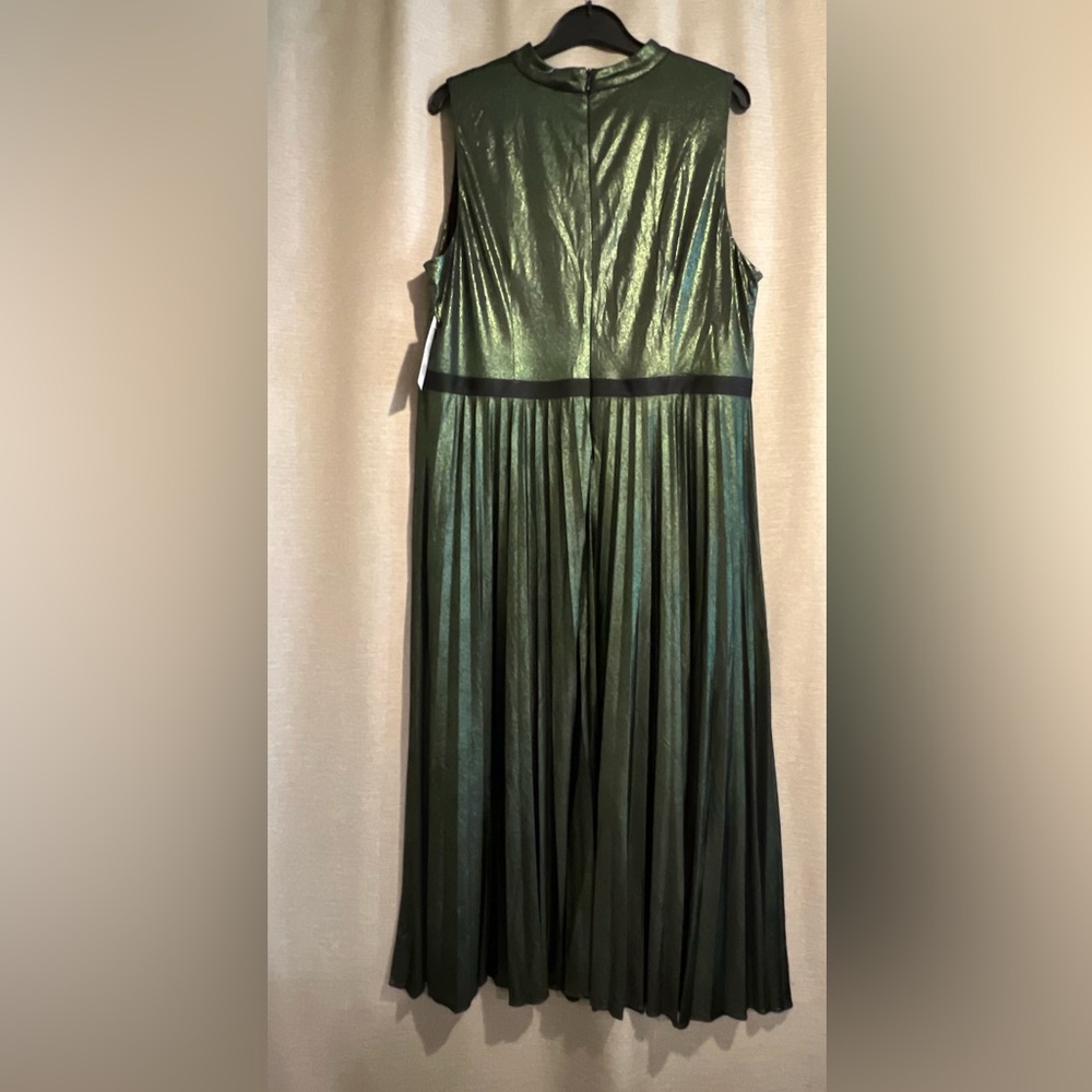 Donna Morgan Metallic Pleated Midi Dress - Green/Black (Size 20W) - Picture 2 of 11